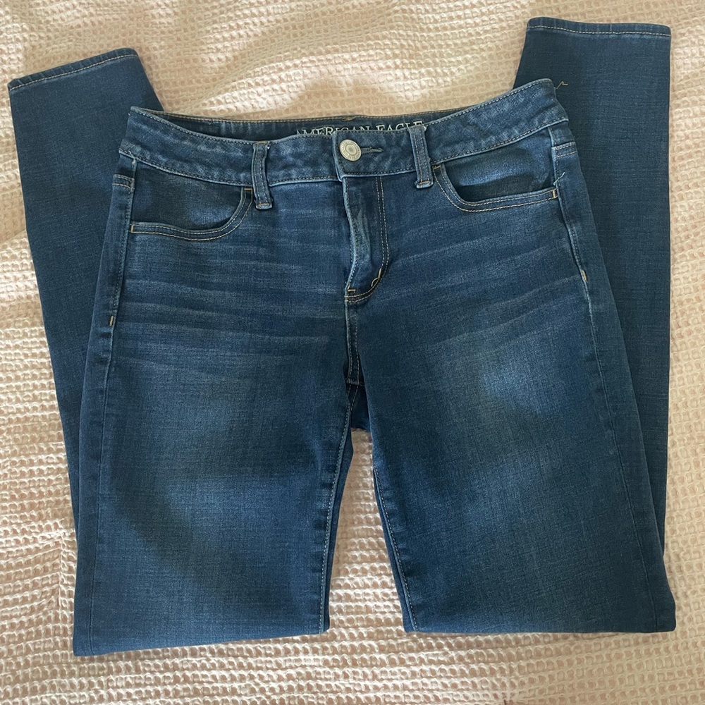 American Eagle dark wash skinny jeans